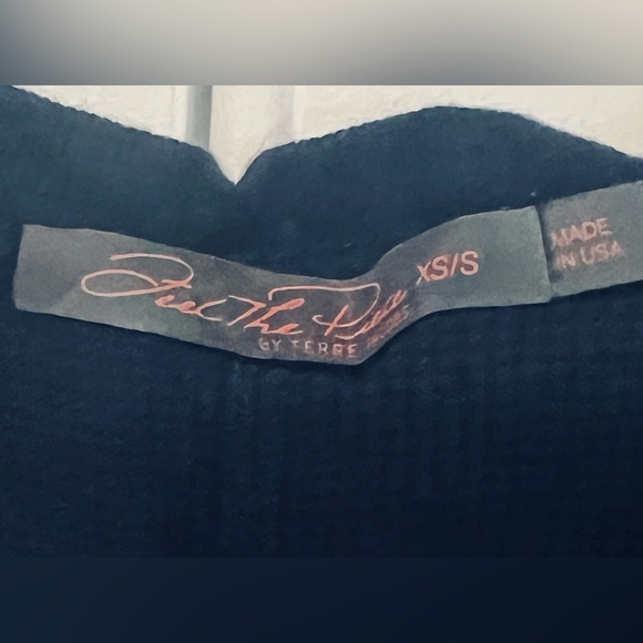 Feel The Piece Women's Long Sleeve Navy Waffle Top Size XS/S - Picture 2 of 5